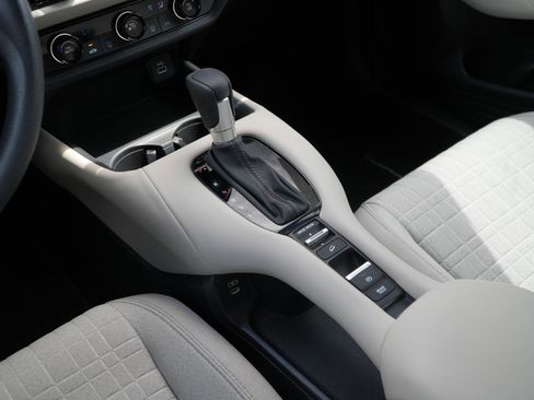 Used 2025 Honda HR-V LX image 23