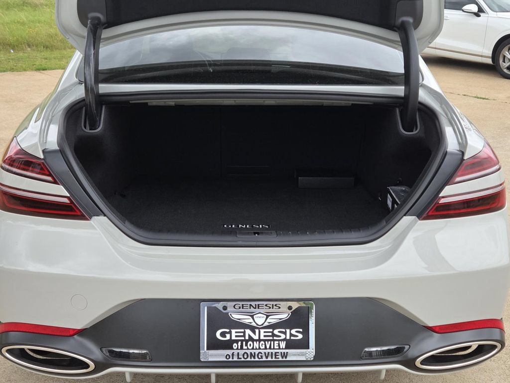 Used 2026 Genesis G70 2.5T AWD/4WD image 8