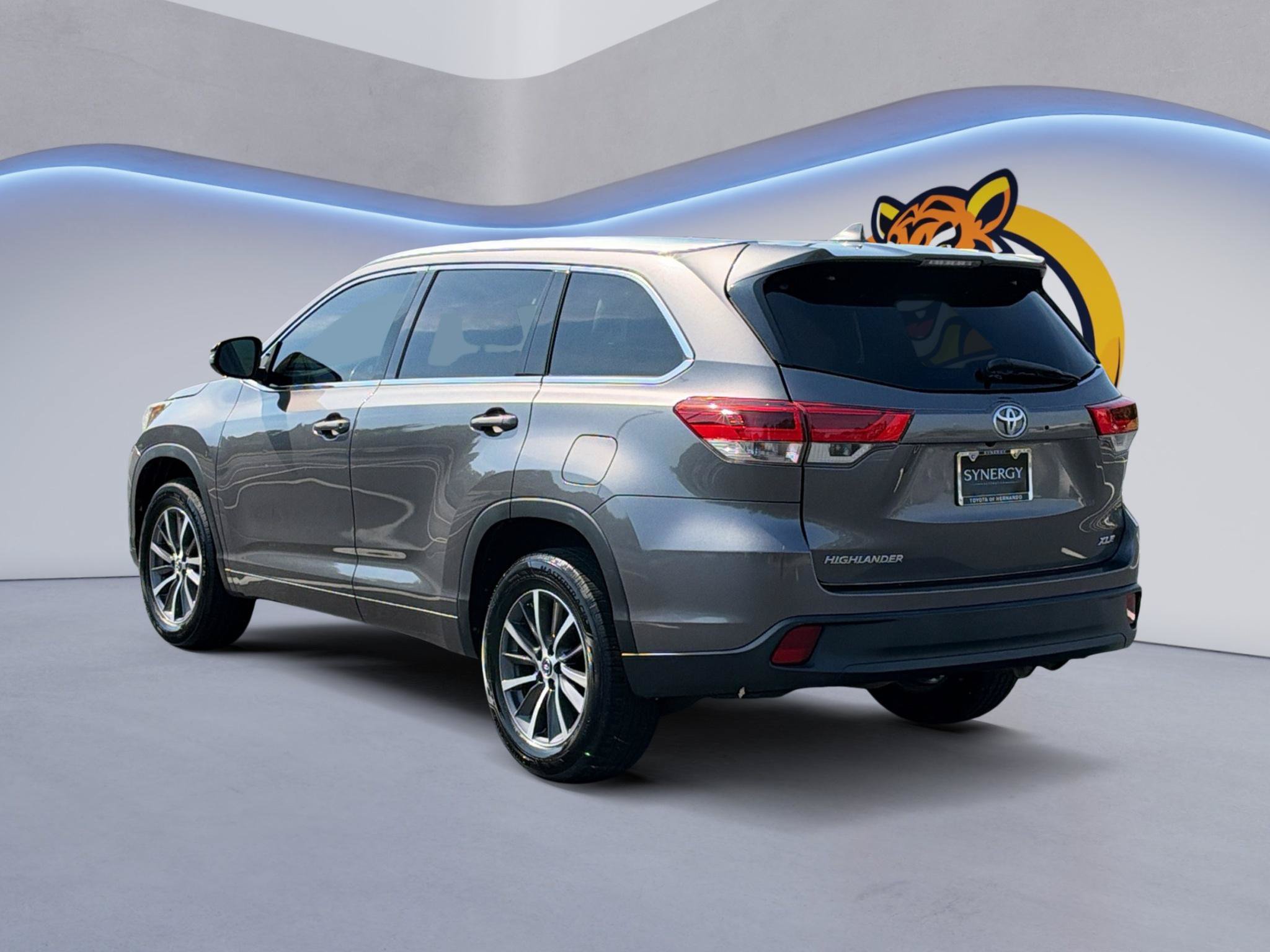 Used 2018 Toyota Highlander XLE FWD image 7