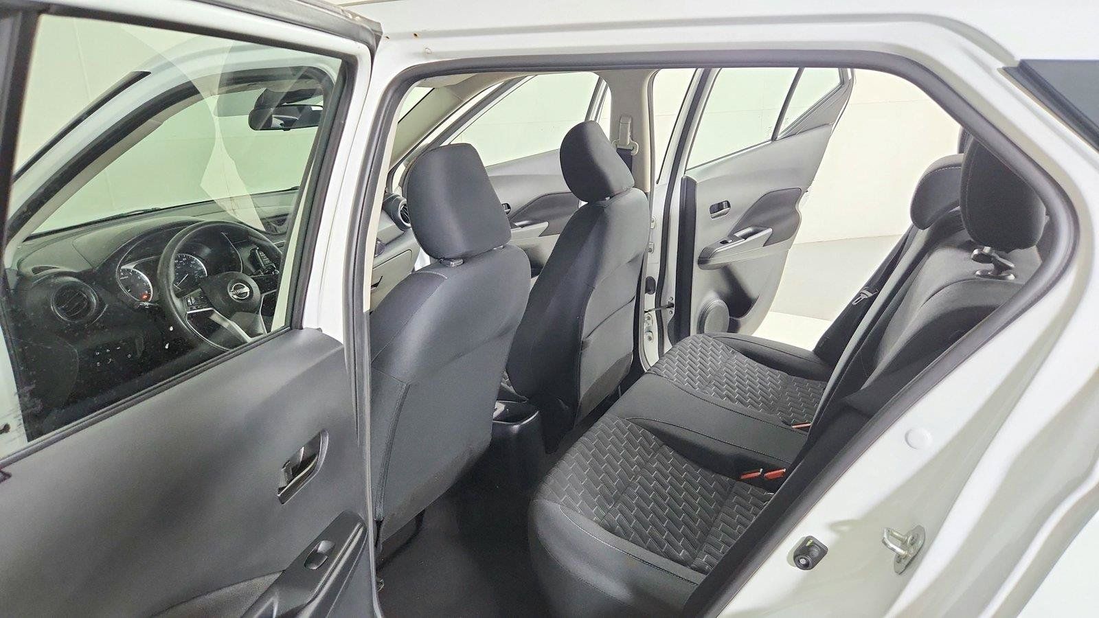 Used 2022 Nissan Kicks S FWD image 15