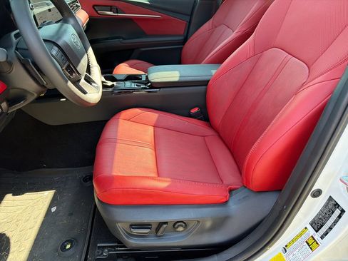Used 2026 Toyota Camry XSE w/ Premium Plus Package FWD image 17