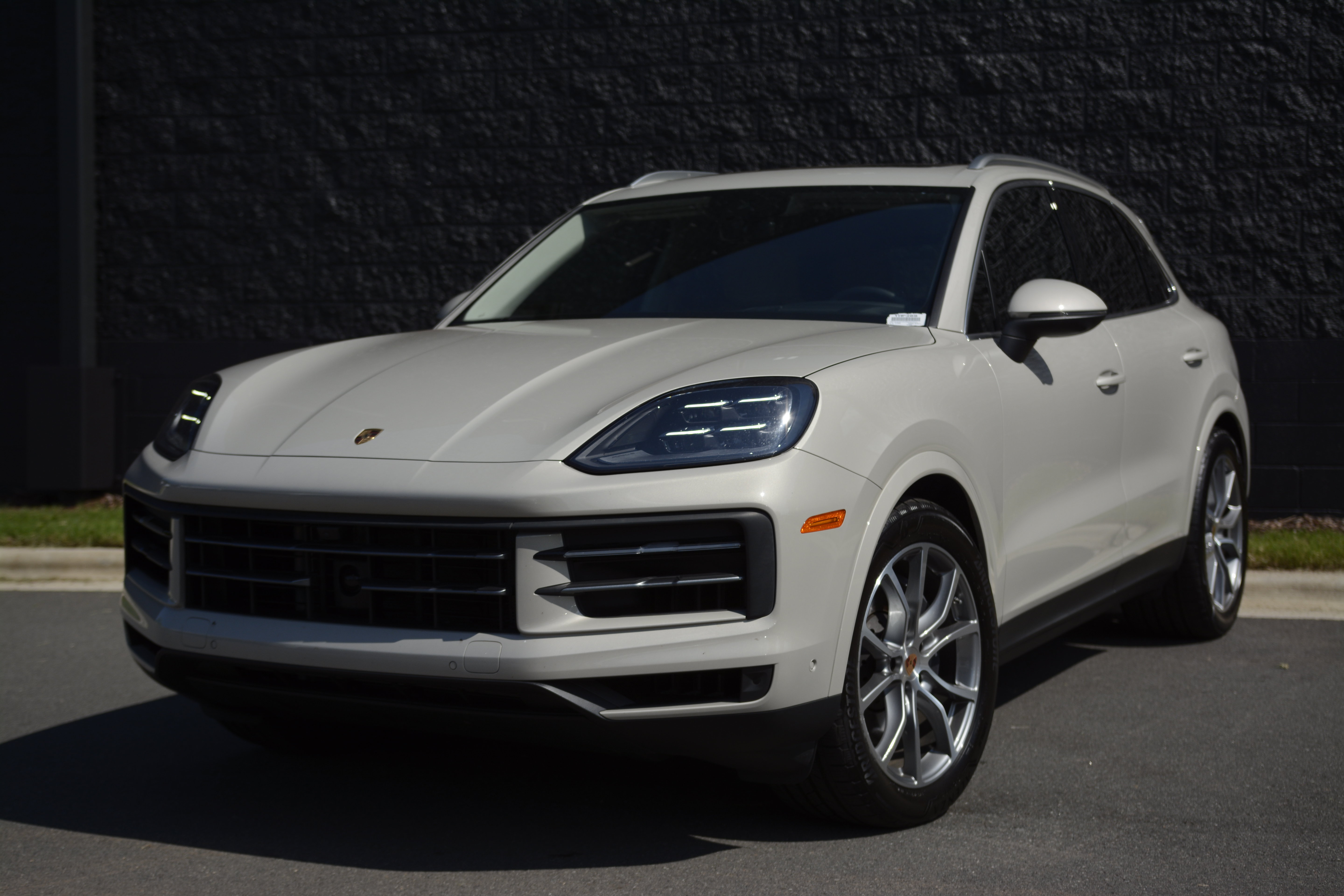 Certified 2026 Porsche Cayenne AWD/4WD image 1