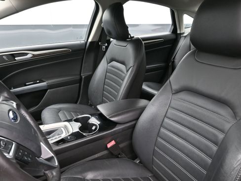 Used 2014 Ford Fusion SE w/ Equipment Group 202A image 11