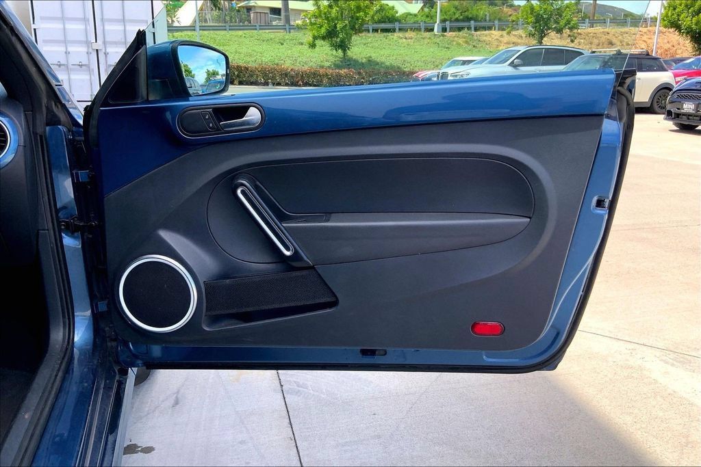 Used 2019 Volkswagen Beetle 2.0T SE FWD image 23