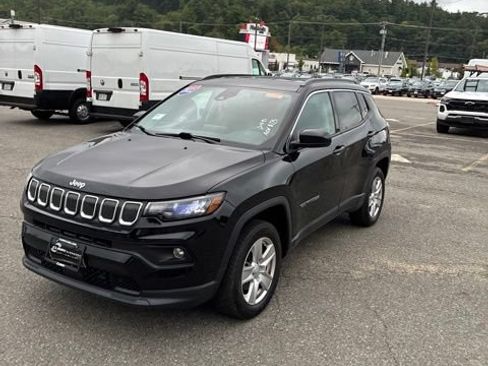 Used 2022 Jeep Compass Latitude AWD/4WD image 8