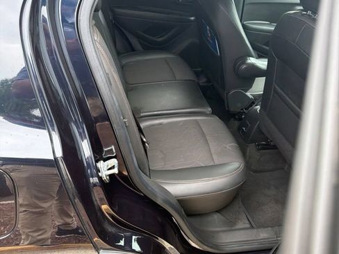 Used 2022 Chevrolet Trax LT w/ Driver Confidence Package AWD/4WD image 11