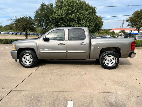 Used 2009 Chevrolet Silverado 1500 LT w/ Texas Edition image 9