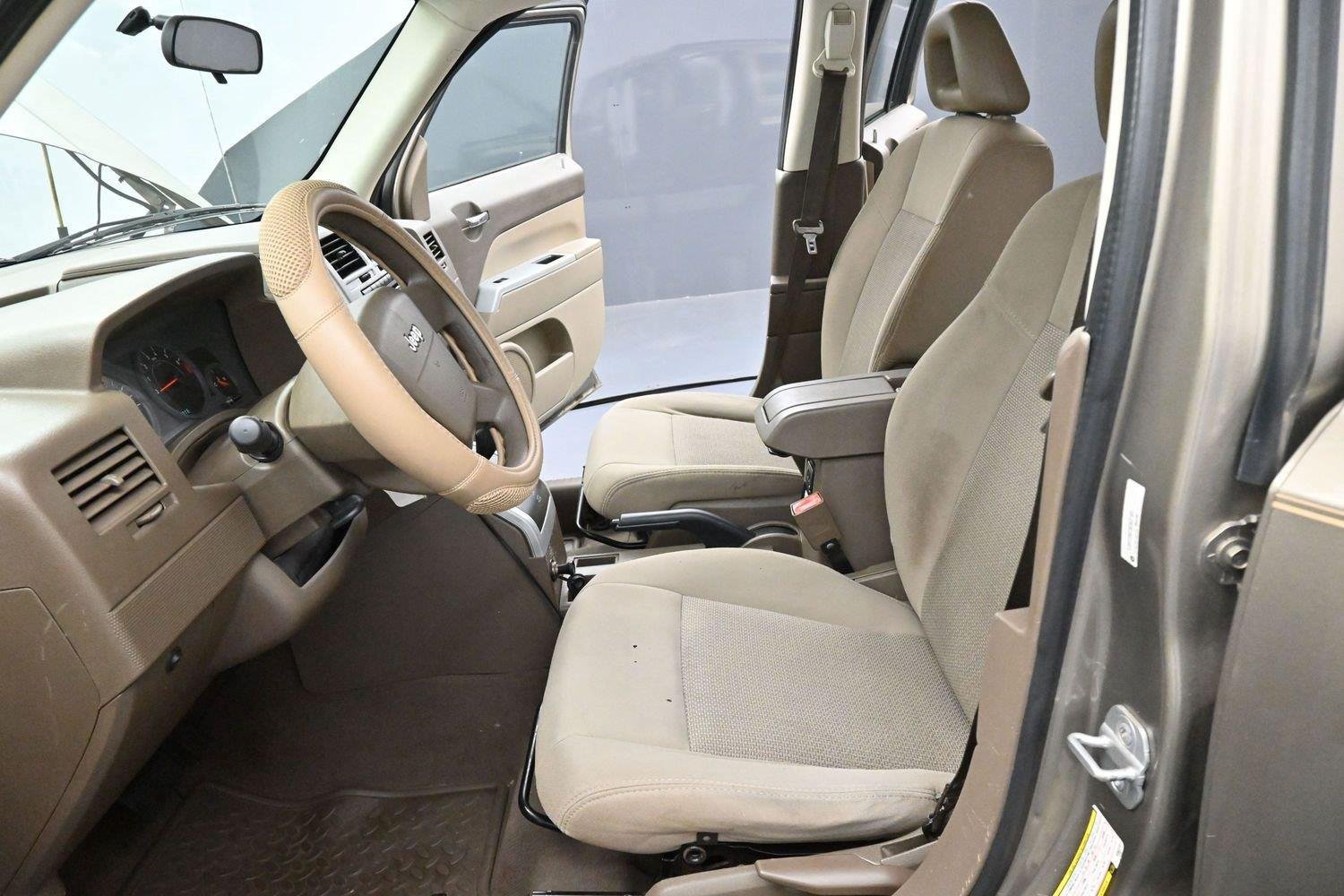 Used 2008 Jeep Patriot Sport FWD image 12
