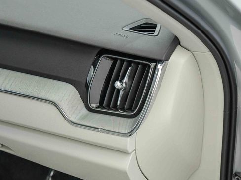 Certified 2025 Volvo XC60 B5 Plus w/ Protection Package Premier image 16