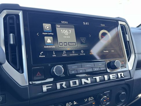 Used 2025 Nissan Frontier SV w/ SV Convenience Package RWD image 12
