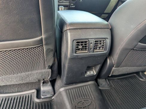 Used 2020 Toyota 4Runner Venture w/ Moonroof Package AWD/4WD image 31
