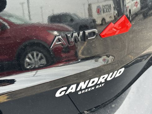 Certified 2025 Nissan Rogue SV image 8