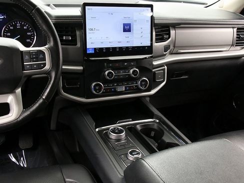 Used 2024 Ford Expedition Max XLT image 16