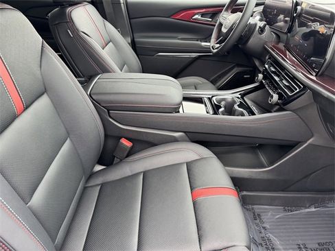 New 2026 Chevrolet Traverse RS w/ LPO, Floor Liner Package image 7