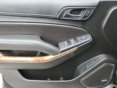 Used 2018 Chevrolet Suburban Premier image 23