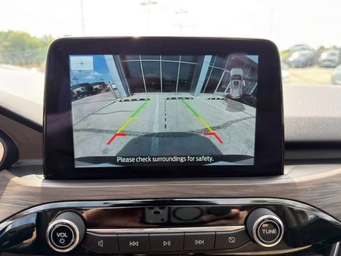 Used 2020 Ford Escape Titanium FWD image 27