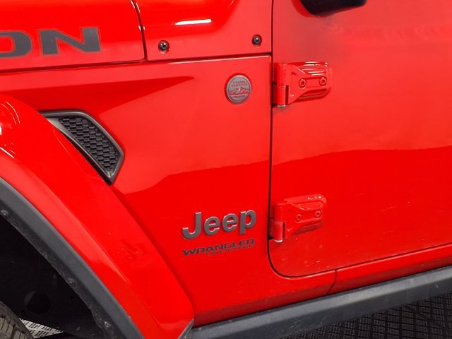 Used 2018 Jeep Wrangler Unlimited Rubicon w/ Dual Top Group AWD/4WD image 9
