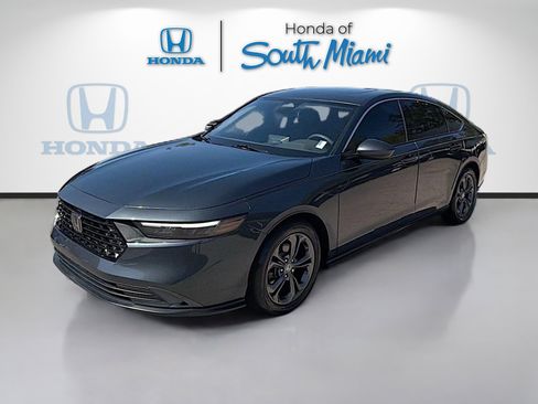 Used 2023 Honda Accord EX image 3