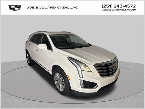 Used 2017 Cadillac XT5 Luxury FWD image 1