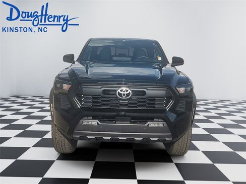 Used 2024 Toyota Tacoma TRD Off-Road image 8