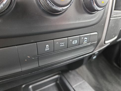 Used 2017 RAM 2500 Tradesman w/ Popular Equipment Group image 17