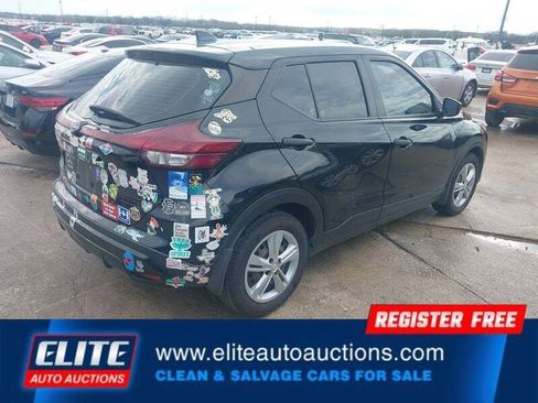 Used 2023 Nissan Kicks S image 8