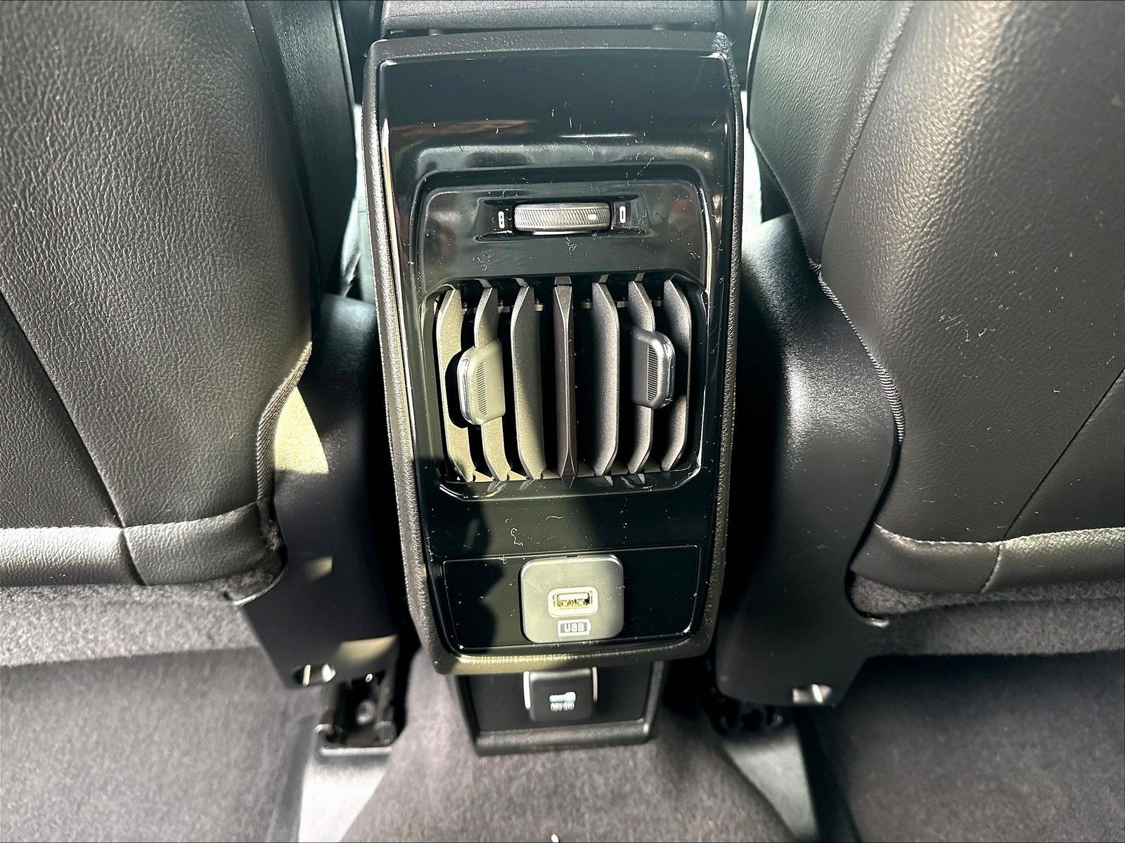 Used 2023 Jeep Compass Limited w/ Sun and Sound Group AWD/4WD image 12