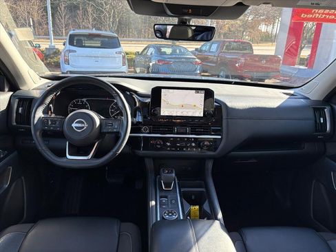 Certified 2024 Nissan Pathfinder SL w/ SL Premium Package image 8