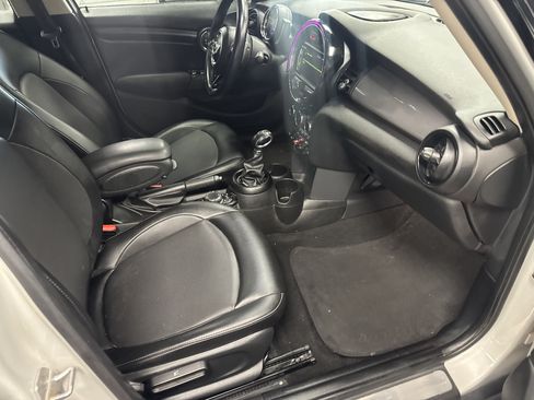 Used 2018 MINI Cooper 4-Door Hardtop FWD image 10