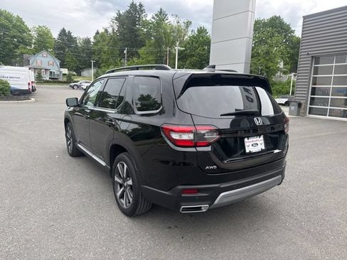 Used 2023 Honda Pilot Touring image 8