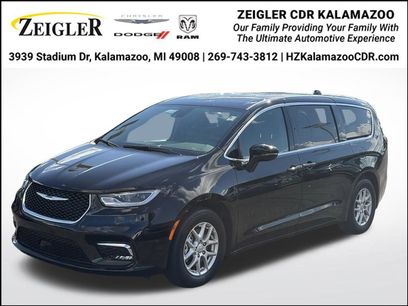 Certified 2025 Chrysler Pacifica Select