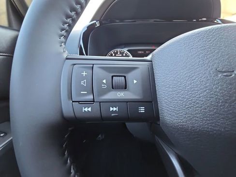 New 2026 Nissan Pathfinder SV image 11