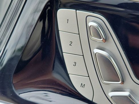 Used 2024 Mercedes-Benz G 550 image 24