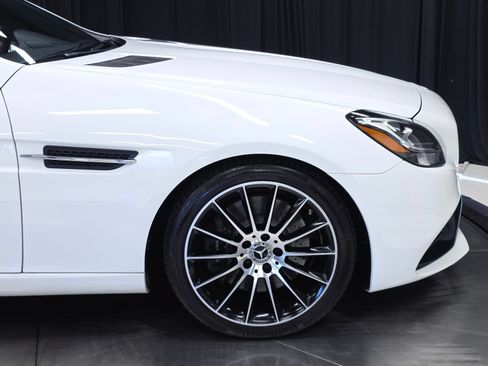 Used 2019 Mercedes-Benz SLC 300 image 40