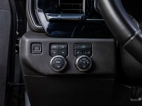 Used 2024 GMC Sierra 1500 Elevation image 21