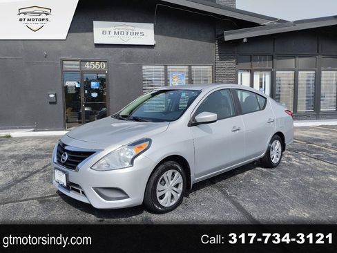 Used 2016 Nissan Versa SV FWD image 1