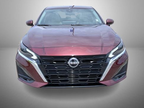 Used 2024 Nissan Altima 2.5 SL FWD image 2