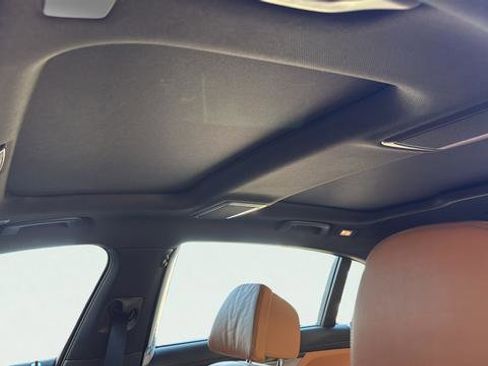 Used 2021 BMW 750i xDrive w/ Luxury Rear Seating Package image 15