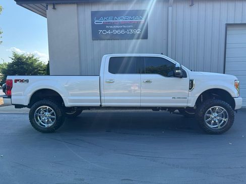 Used 2019 Ford F350 Platinum w/ Platinum Ultimate Package AWD/4WD image 2