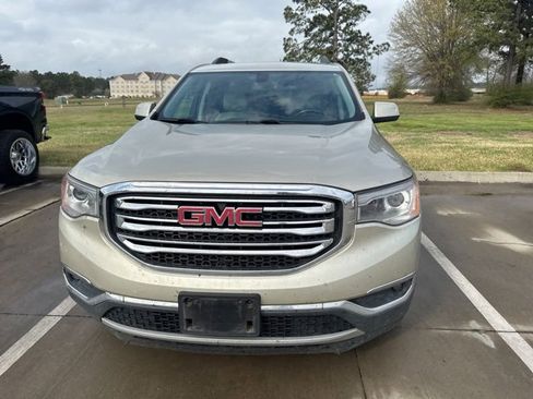 Used 2017 GMC Acadia SLT image 2