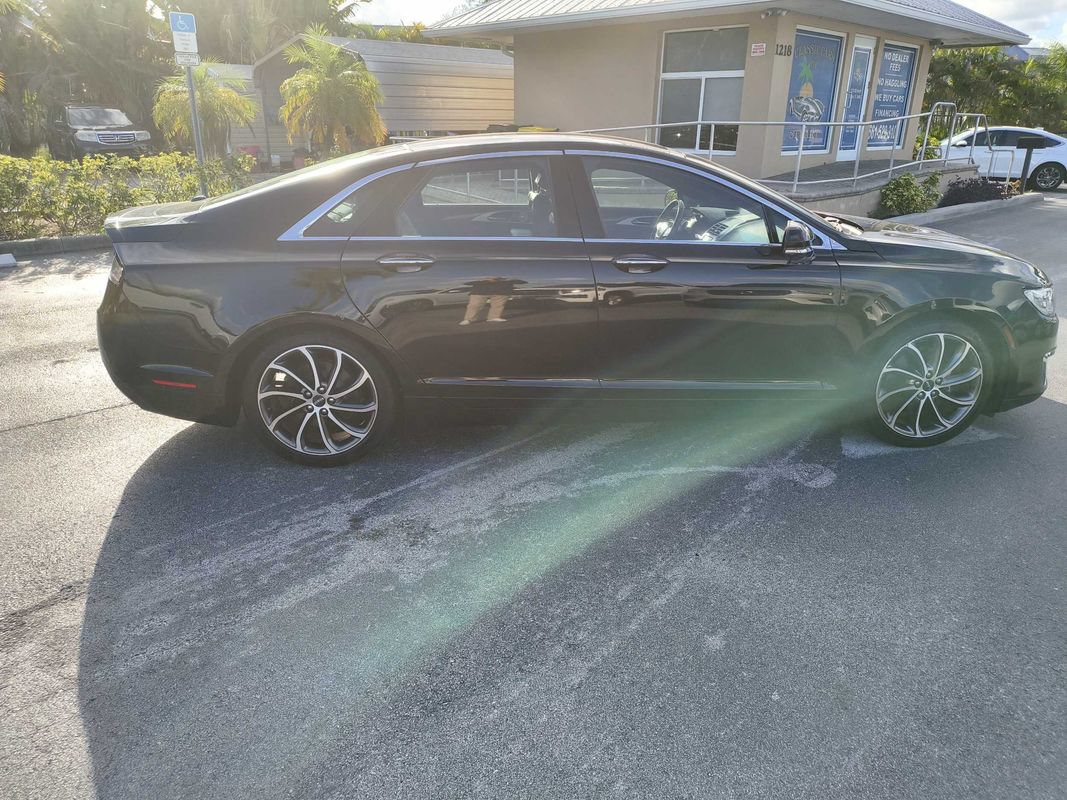 Used 2017 Lincoln MKZ Reserve w/ Luxury Package AWD/4WD image 6