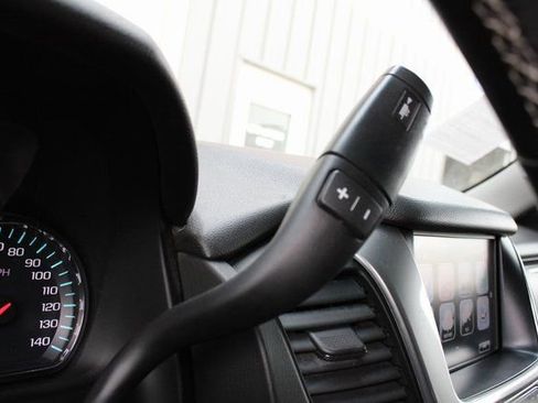 Used 2018 Chevrolet Suburban LT image 15