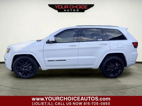 Used 2017 Jeep Grand Cherokee Altitude AWD/4WD image 2