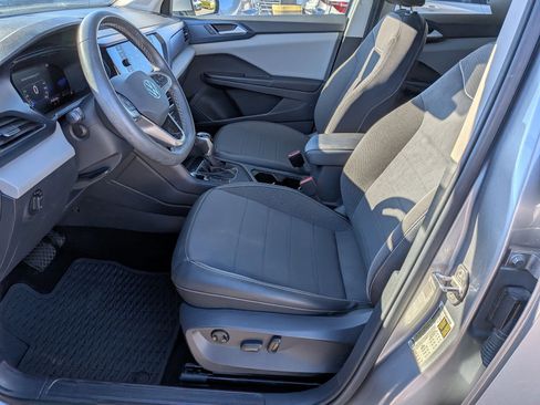 Used 2023 Volkswagen Taos SE w/ Panoramic Sunroof Package image 14