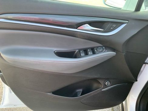 Used 2020 Buick Enclave Essence FWD image 14