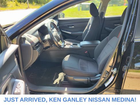 Certified 2025 Nissan Sentra SR FWD image 13