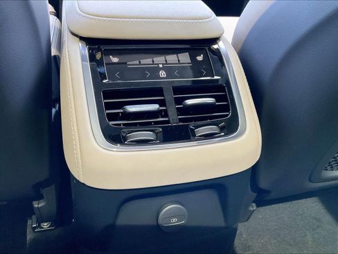 New 2026 Volvo XC90 T8 Ultra w/ Protection Package AWD/4WD image 16