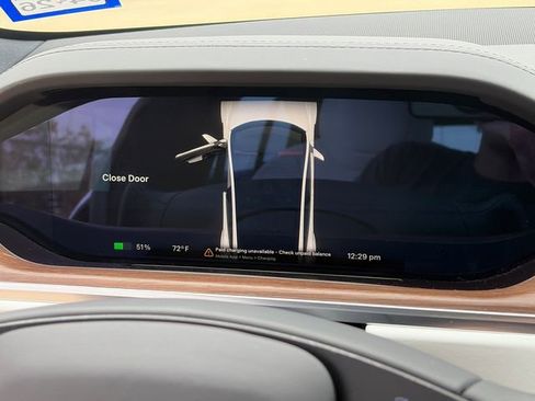 Used 2022 Tesla Model S image 23