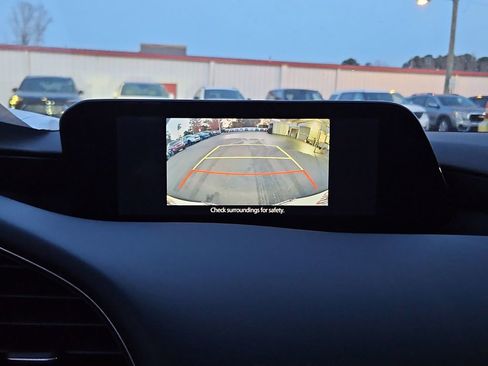 Used 2022 MAZDA MAZDA3 s image 17