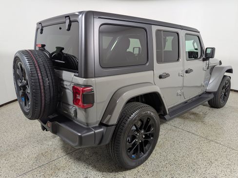 Used 2023 Jeep Wrangler Unlimited Sahara image 7